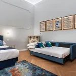 New Luxury 3-bedroom & 4-bathroom Duomo Appartement *