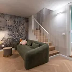New Luxury 3-bedroom & 4-bathroom Duomo *