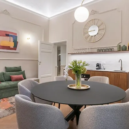 Apartman New Luxury 3-bedroom & 4-bathroom Duomo Firenze