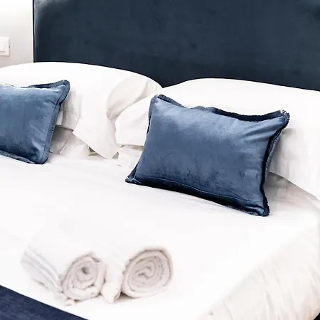 New Luxury 3-bedroom & 4-bathroom Duomo Apartman Firenze