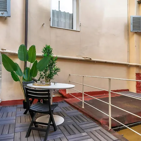 New Luxury 3-bedroom & 4-bathroom Duomo Apartmán *