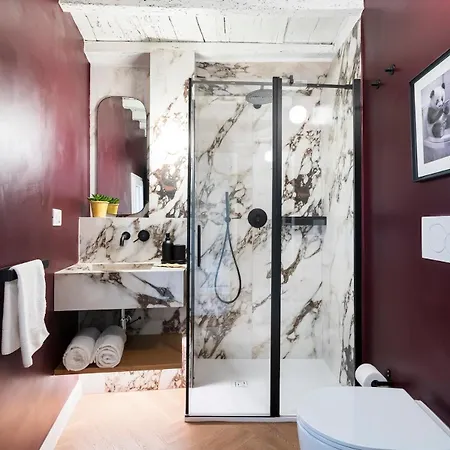New Luxury 3-bedroom & 4-bathroom Duomo Apartmán *