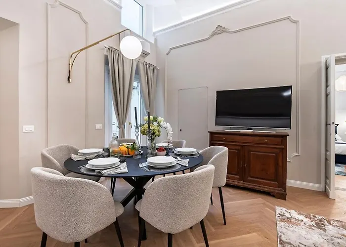 New Luxury 3-bedroom & 4-bathroom Duomo Apartman