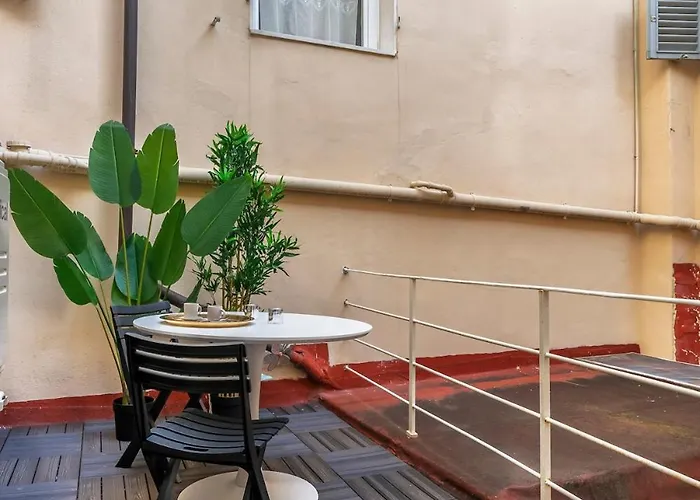 New Luxury 3-bedroom & 4-bathroom Duomo Apartman *