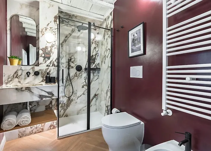 New Luxury 3-bedroom & 4-bathroom Duomo Apartman *